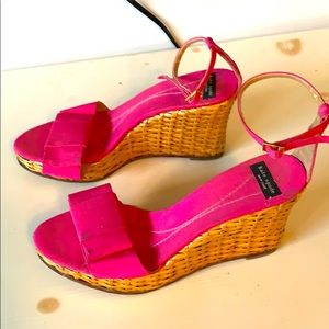 Pink bow wedges